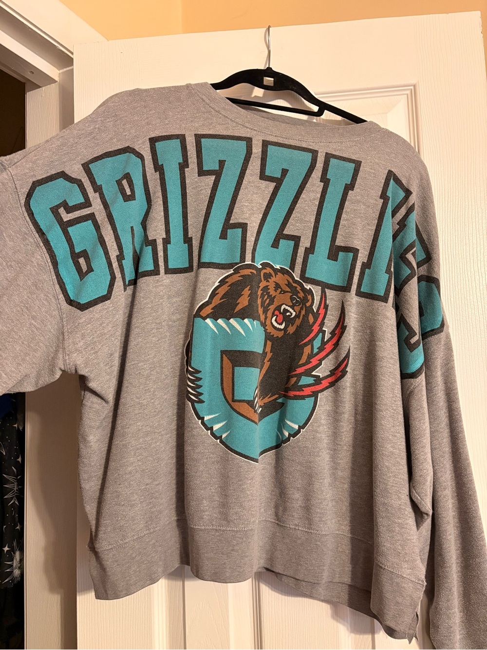 Mitchell & Ness Gray Crewneck with Teal Grizzlies Graphic